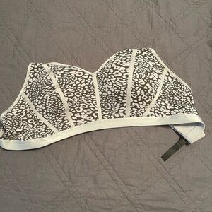 Victoria secret sports bra